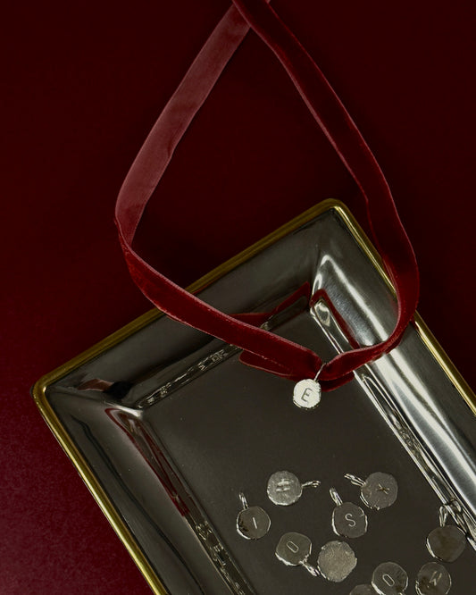 Collar Letra E - Cápsulas Mágicas